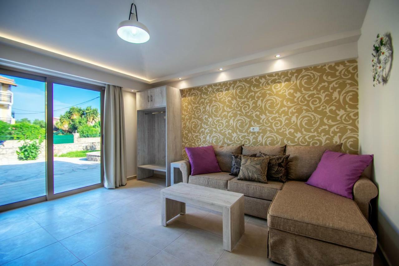 Paradise Apartments ลากานาส ภายนอก รูปภาพ