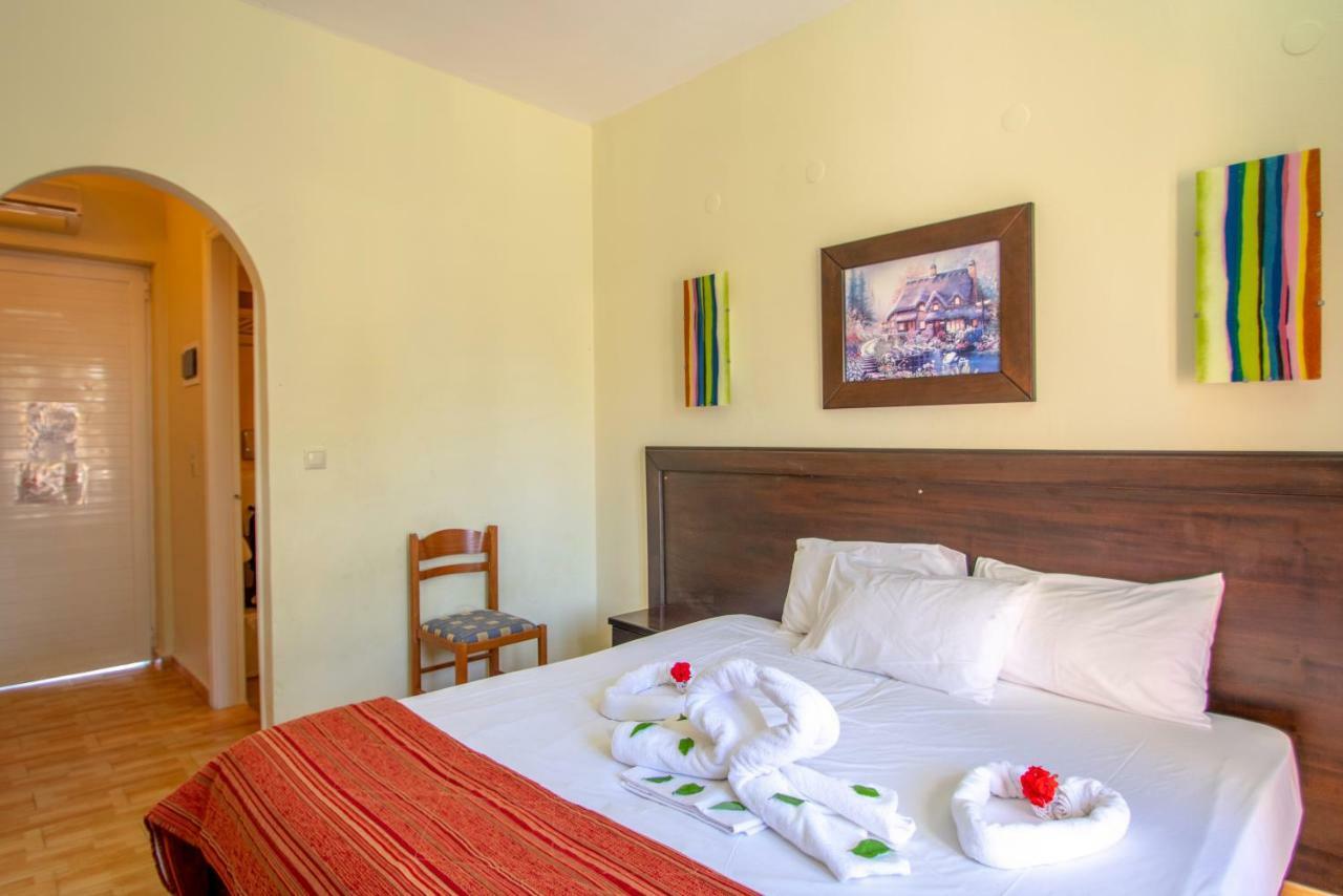 Paradise Apartments ลากานาส ภายนอก รูปภาพ